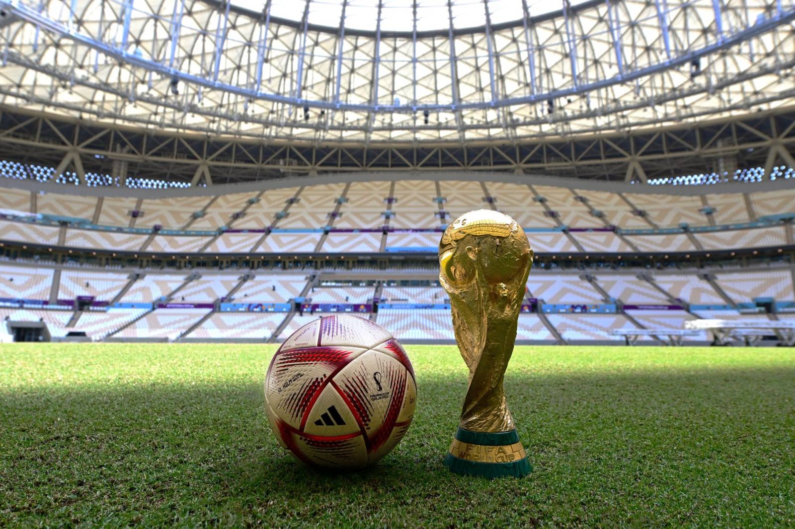 Cum arată mingea cu care se vor juca semifinalele și finala Cupei Mondiale din Qatar