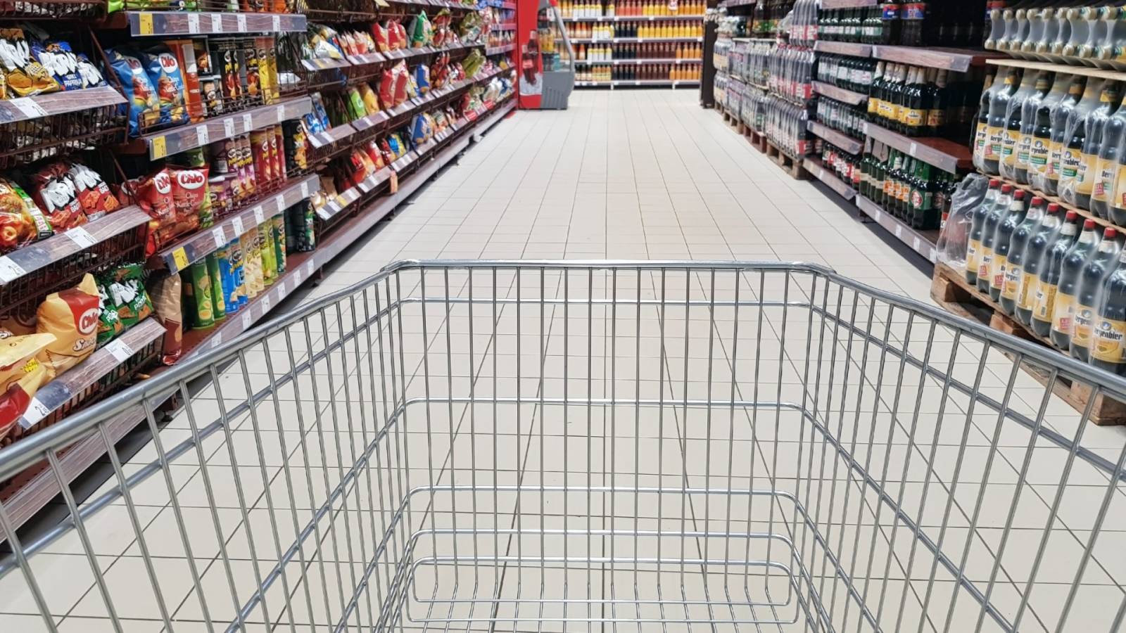 Se implementează sistemul de garanție pentru ambalaje. Vom plăti 50 de bani pentru o sticlă pe care ...