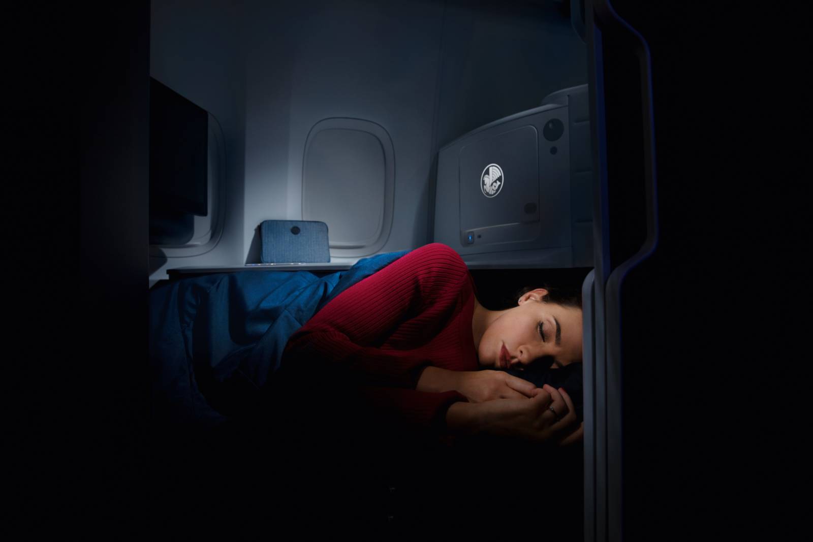 Air France oferă, pe toate zborurile intercontinentale, scaune care se transformă în paturi la clasa...
