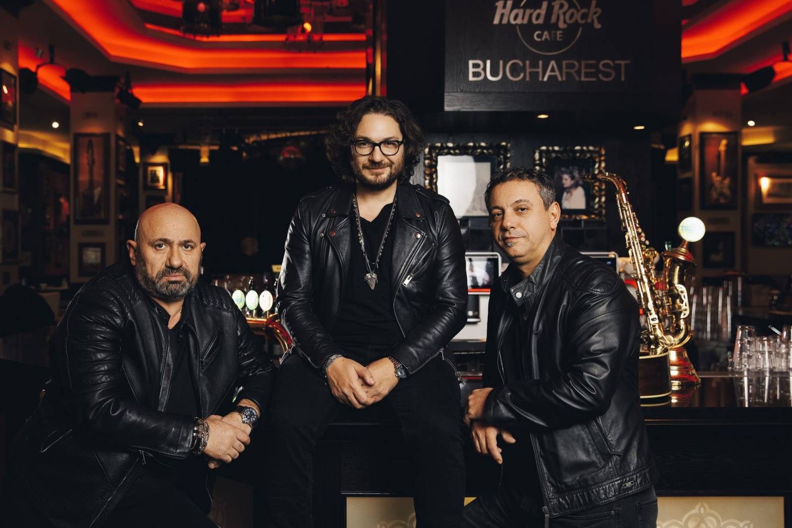 Hard Rock Cafe București lansează, în premieră, meniul aniversar “BATTLE OF THE BURGERS”, în partene...