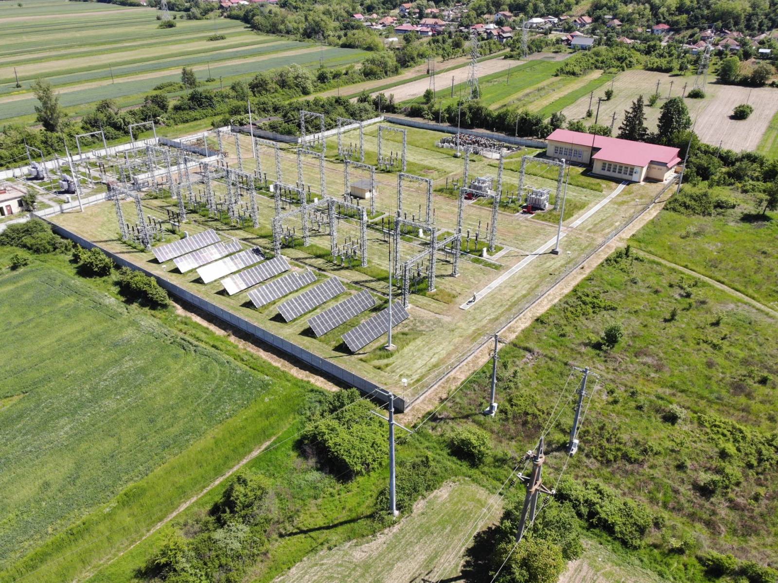 Distribuție Oltenia montează panouri fotovoltaice în stațiile sale de transformare