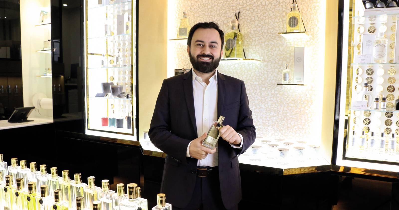 Parfumier - Damien Flynn