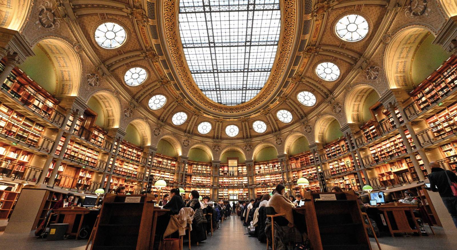 Sala ovala a Bibliotecii Nationale a Frantei