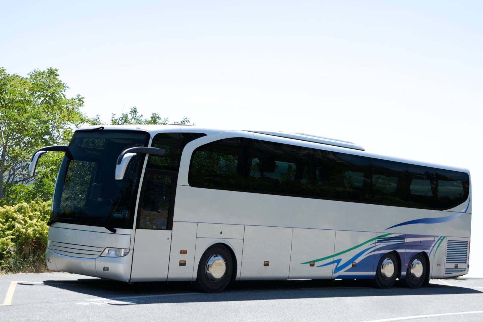 Românii nu mai folosesc transportul cu autocarul sau microbuzul din cauza confortului