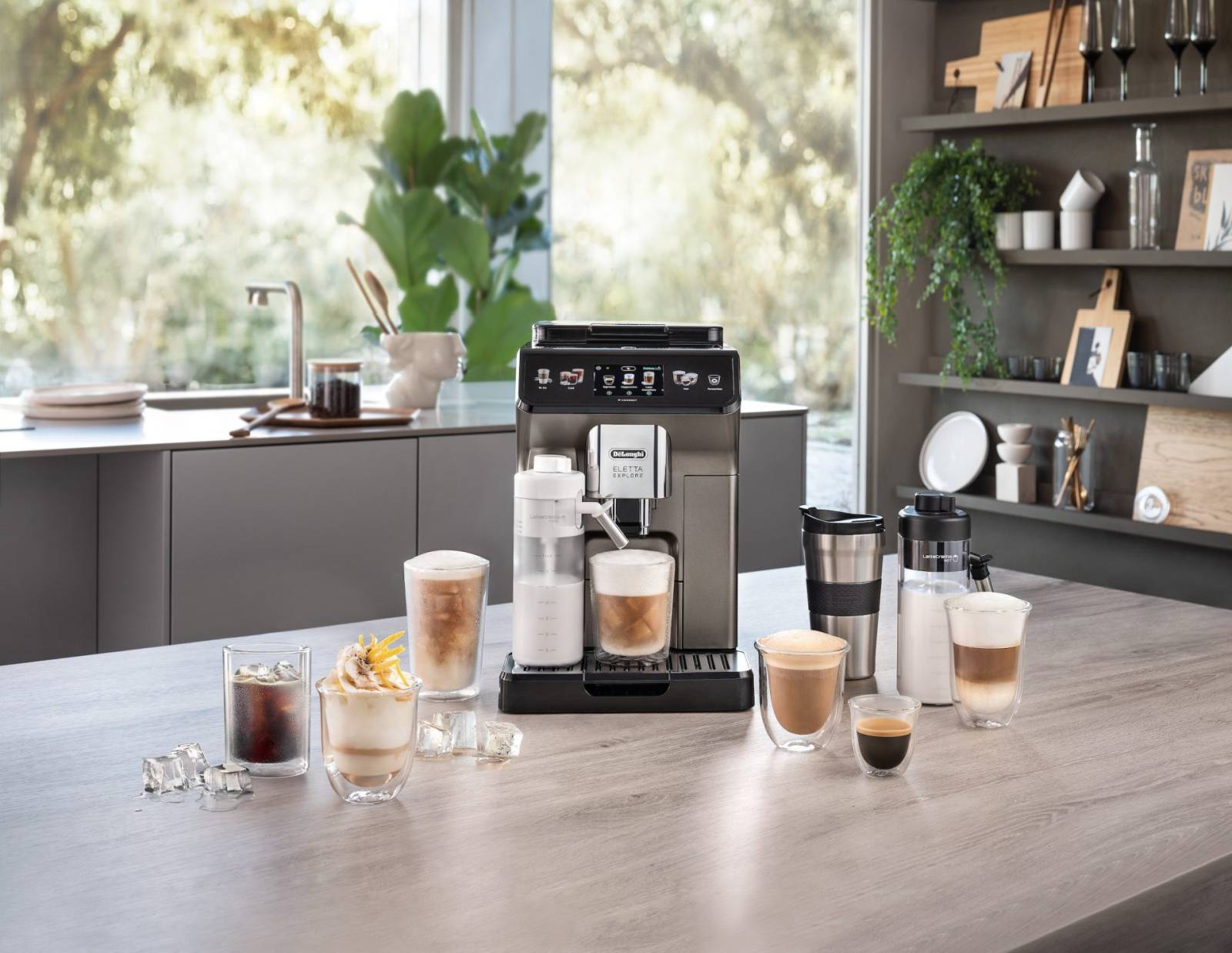 De’Longhi lansează în România noul espressor Eletta Explore 3 ECAM45086T Perfect screen Lifestyle s
