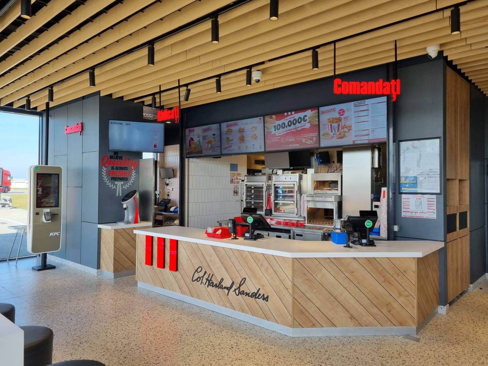 KFC la Rompetrol. Pe A1 se vor deschide restaurante în trei benzinării 1 Foto 1