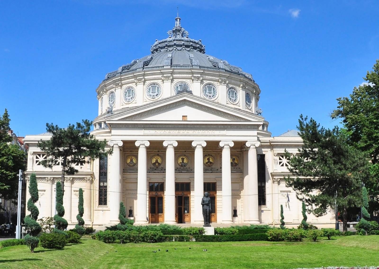 Campanie pentru salvarea bebelușilor prematuri, susținută de zeci de artiști cunoscuți