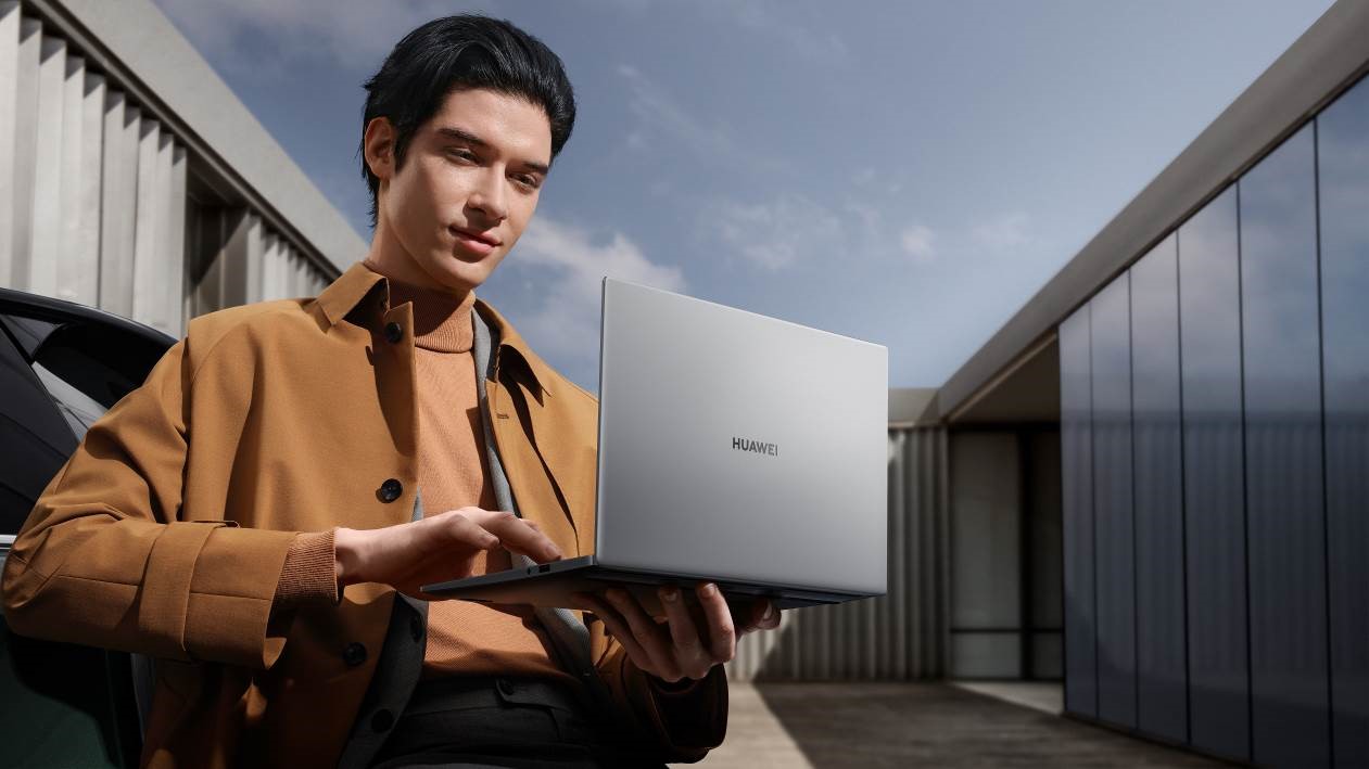 Huawei a lansat noi laptopuri pentru tineri și pentru bugete reduse