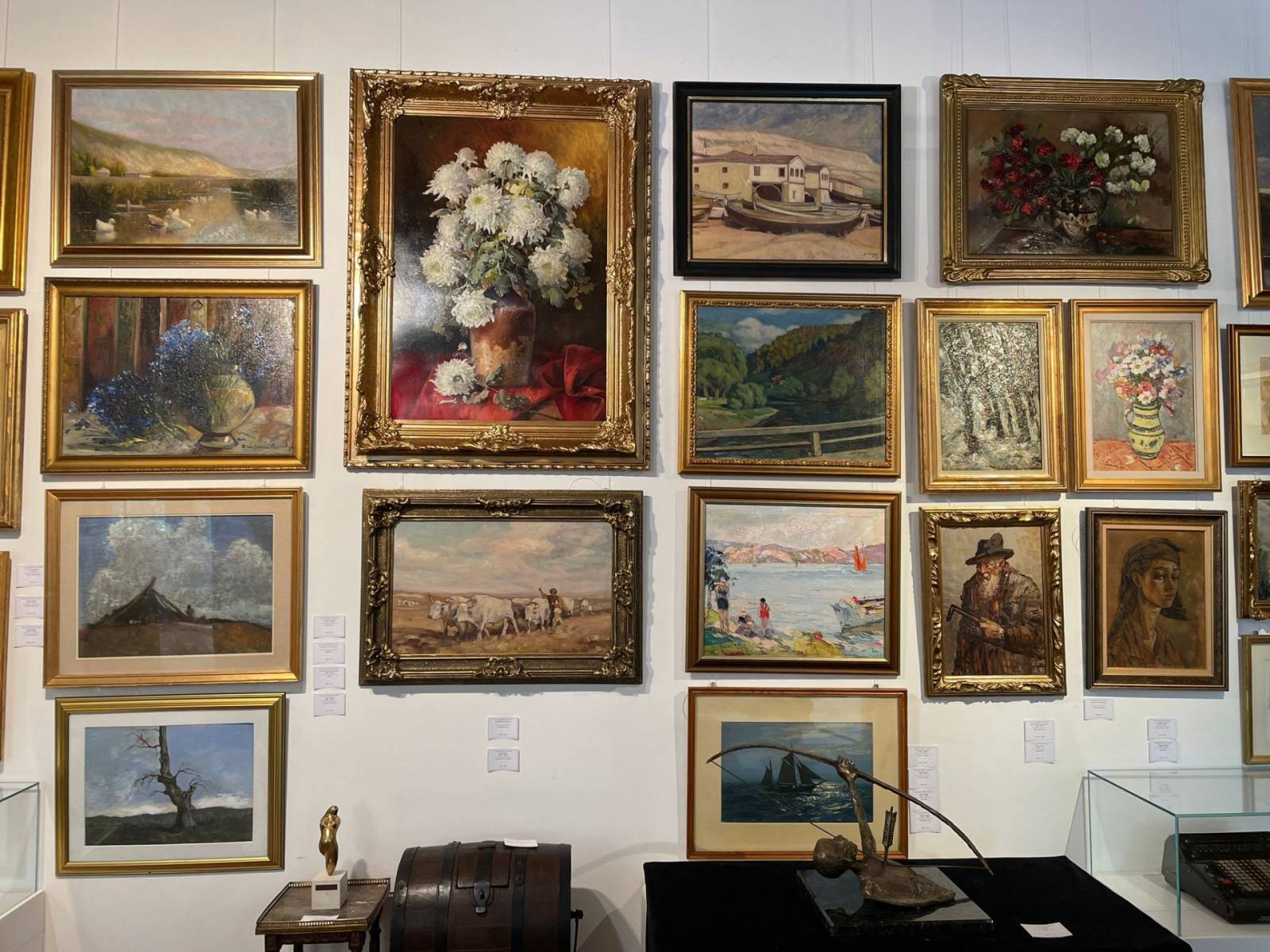 Colecția de artă a lui Corneliu Vadim Tudor va fi scoasă la licitație la Artmark
