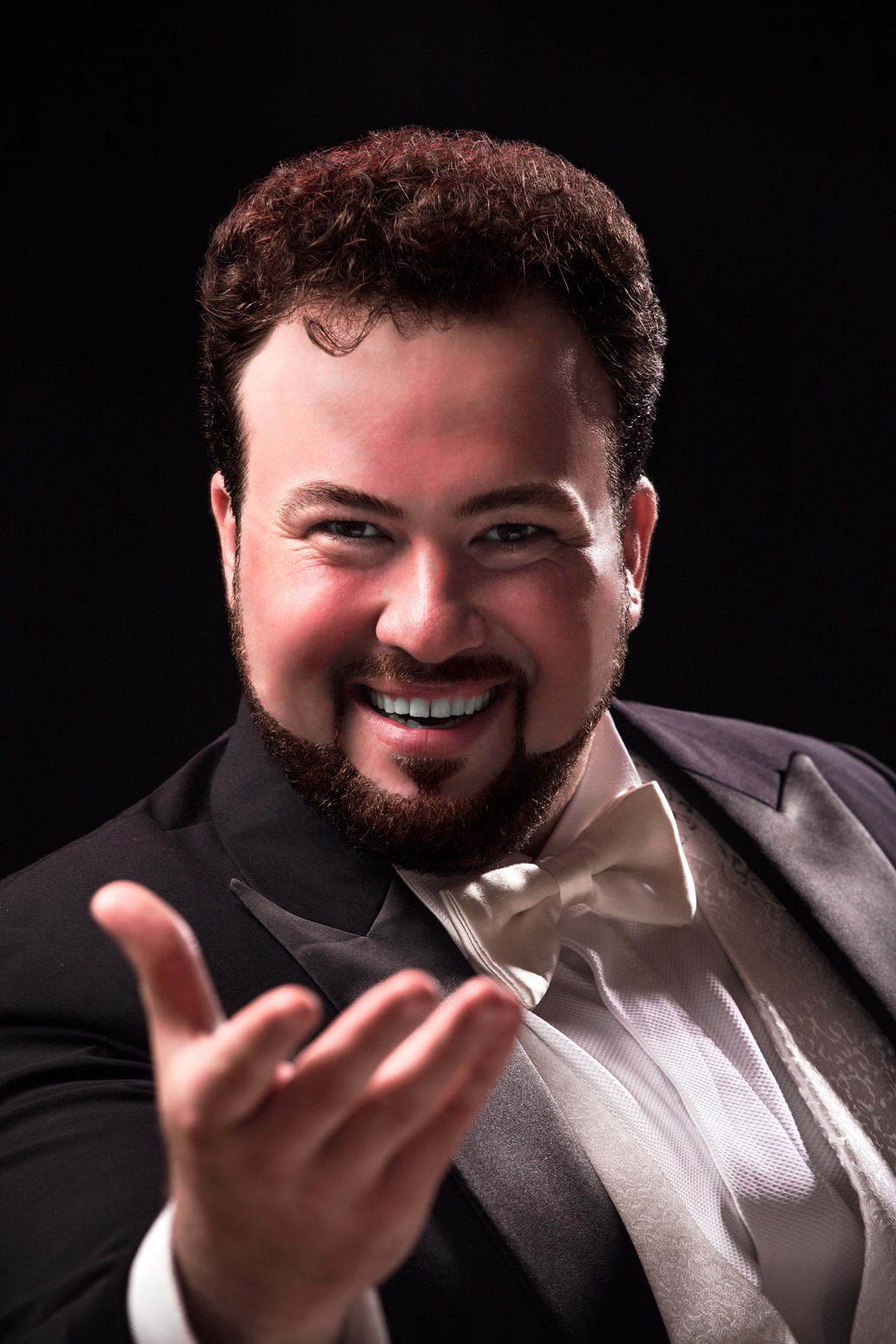 Patru reprezentații cu „Rigoletto” la început de aprilie pe scena ONB, tenorul internațional Ștefan Pop în distribuția a două dintre ele