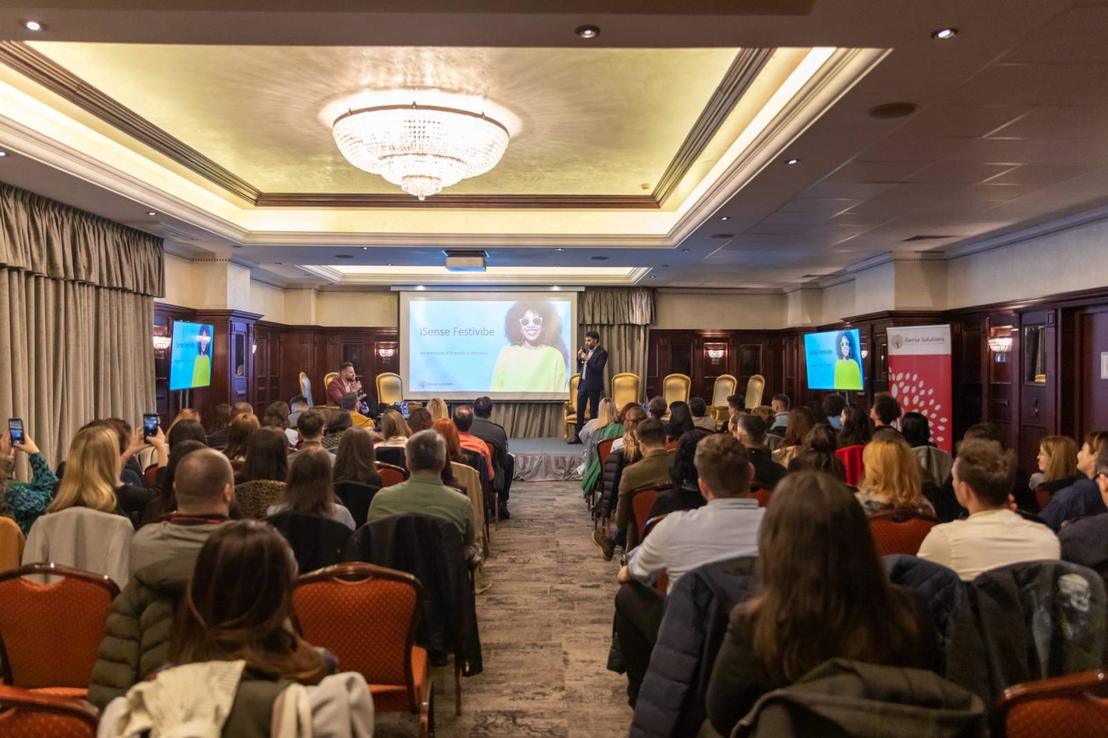 S-a dublat numărul românilor care intenționează să participe la festivalurile de muzică de anul aces...