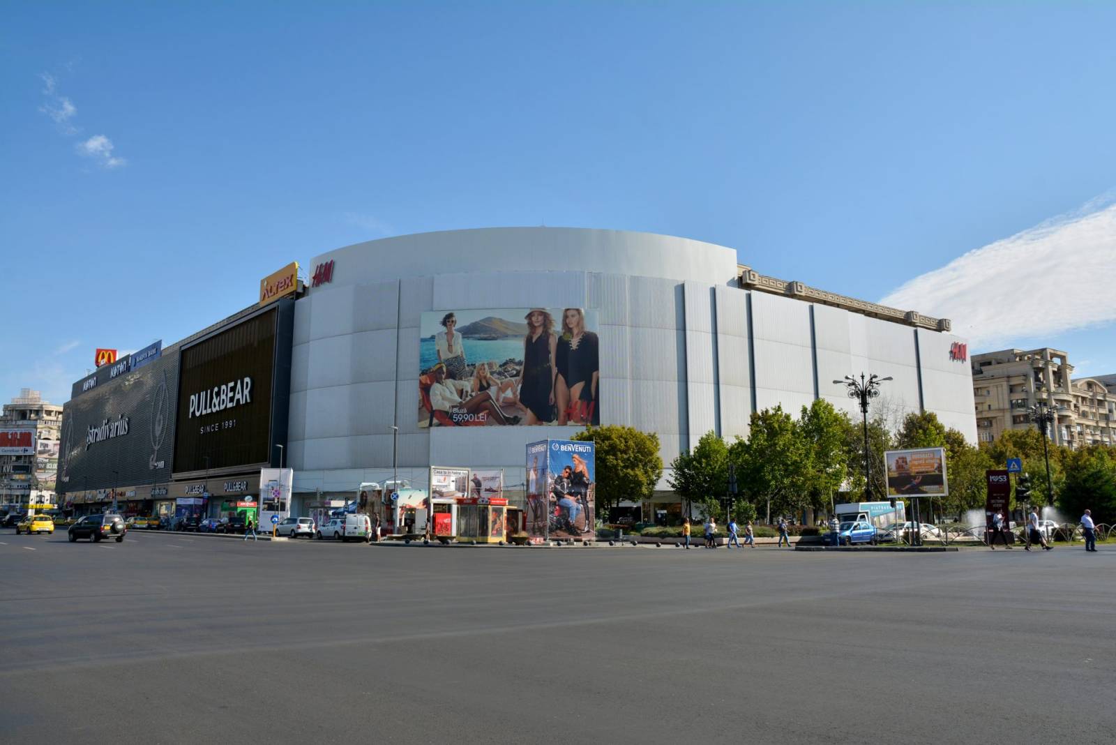 Guvernul dă 700 de milioane de lei pentru reabilitarea planșeului din Piața Unirii