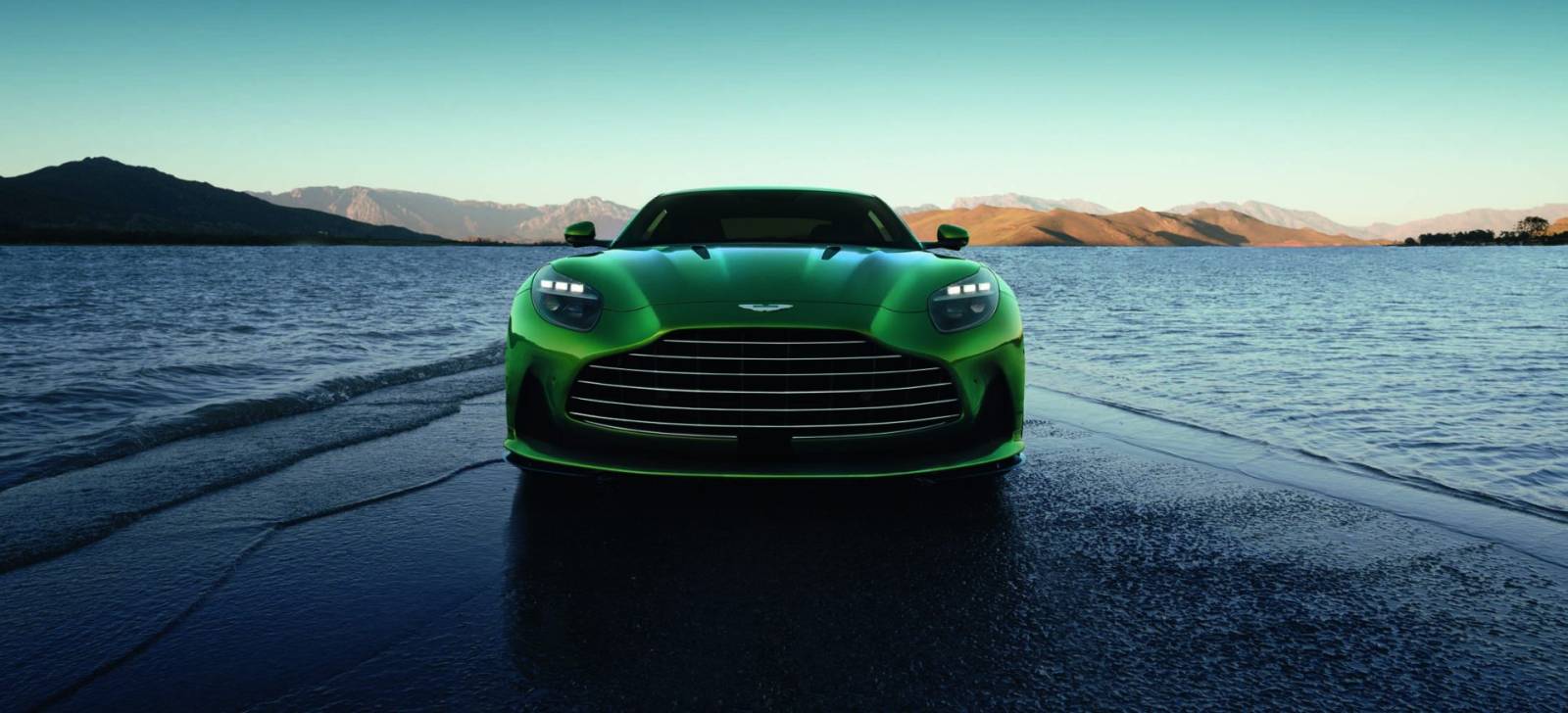 Aston Martin DB12