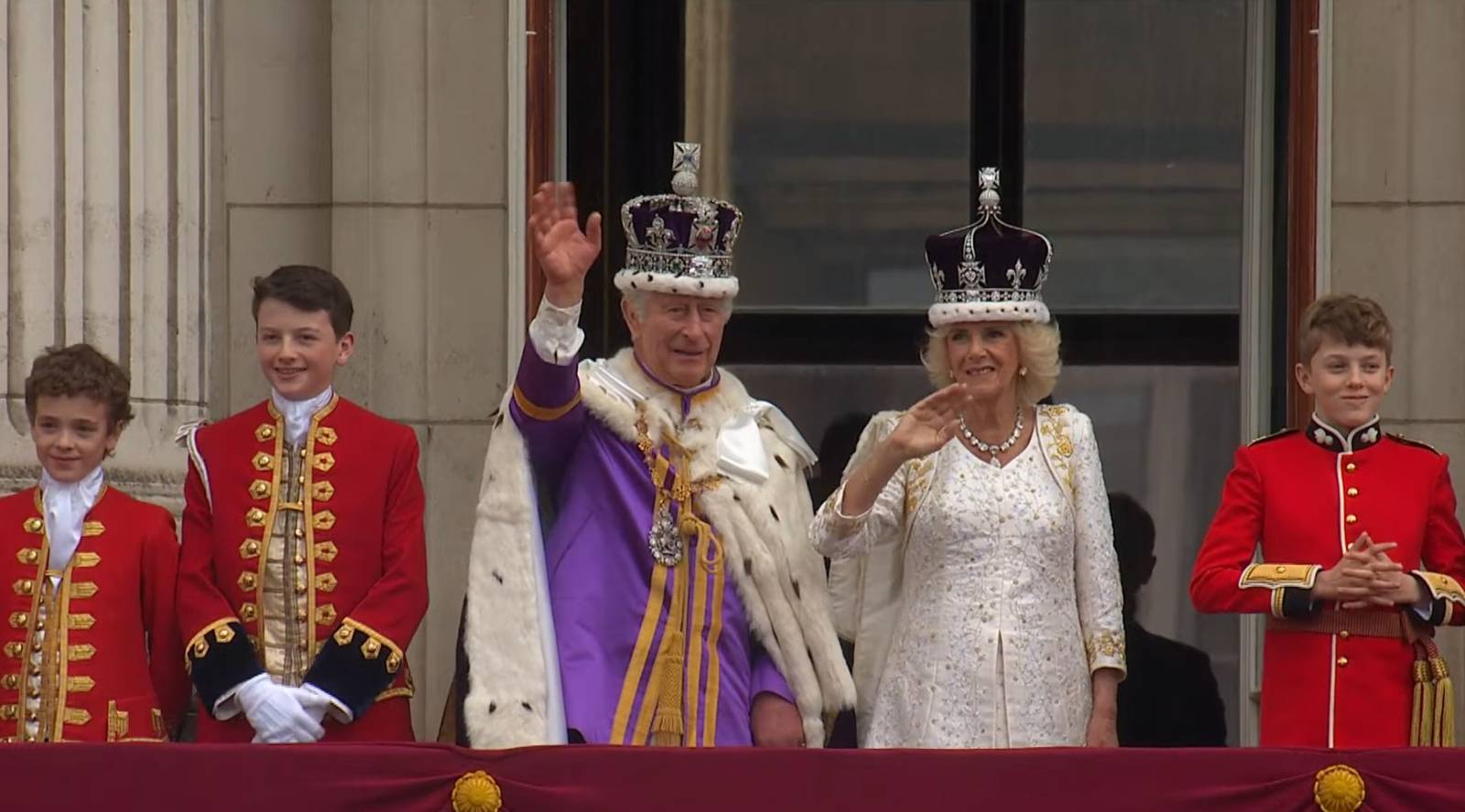 Charles al III-lea, încoronat rege al Regatului Unit