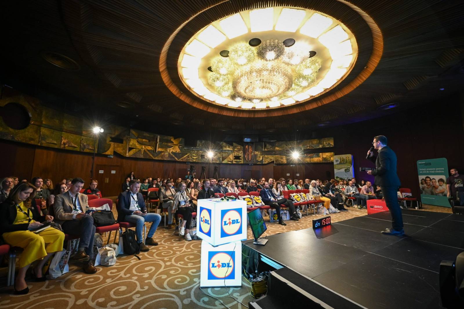 Primul summit de sustenabilitate: Biz Sustainability Summit. Be the change!