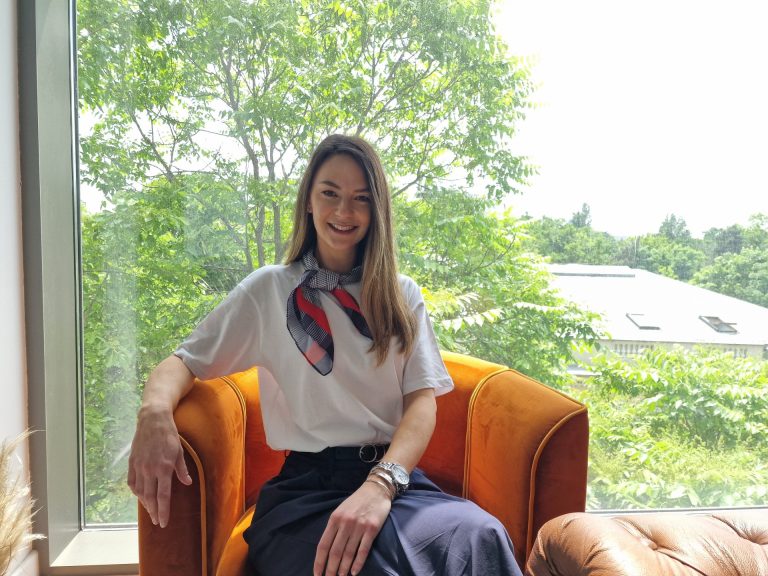 Mara Pop director de centru Amdaris Bucuresti 3