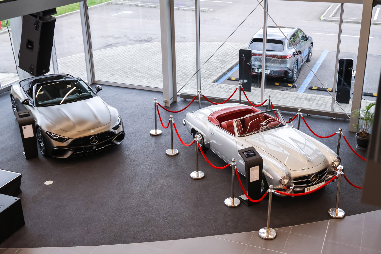 Tiriac Auto MAR20X Brasov interior