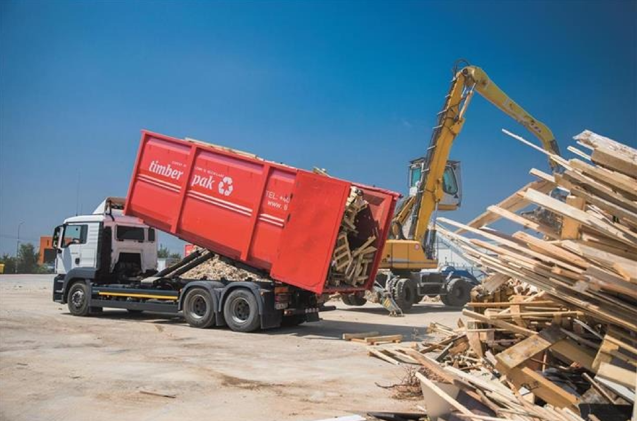 EGGER Romania extinde activitatea de reciclare a lemnului. Două noi centre de colectare a deșeurilor
