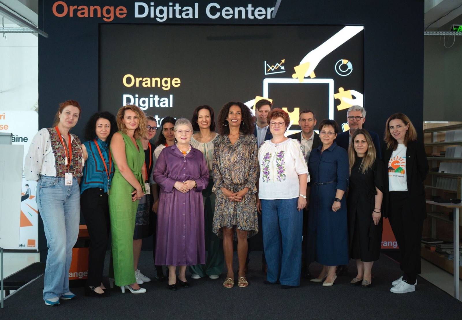 Cu o investiție de 800.000 de euro, Fundația Orange inaugurează Digital Center România