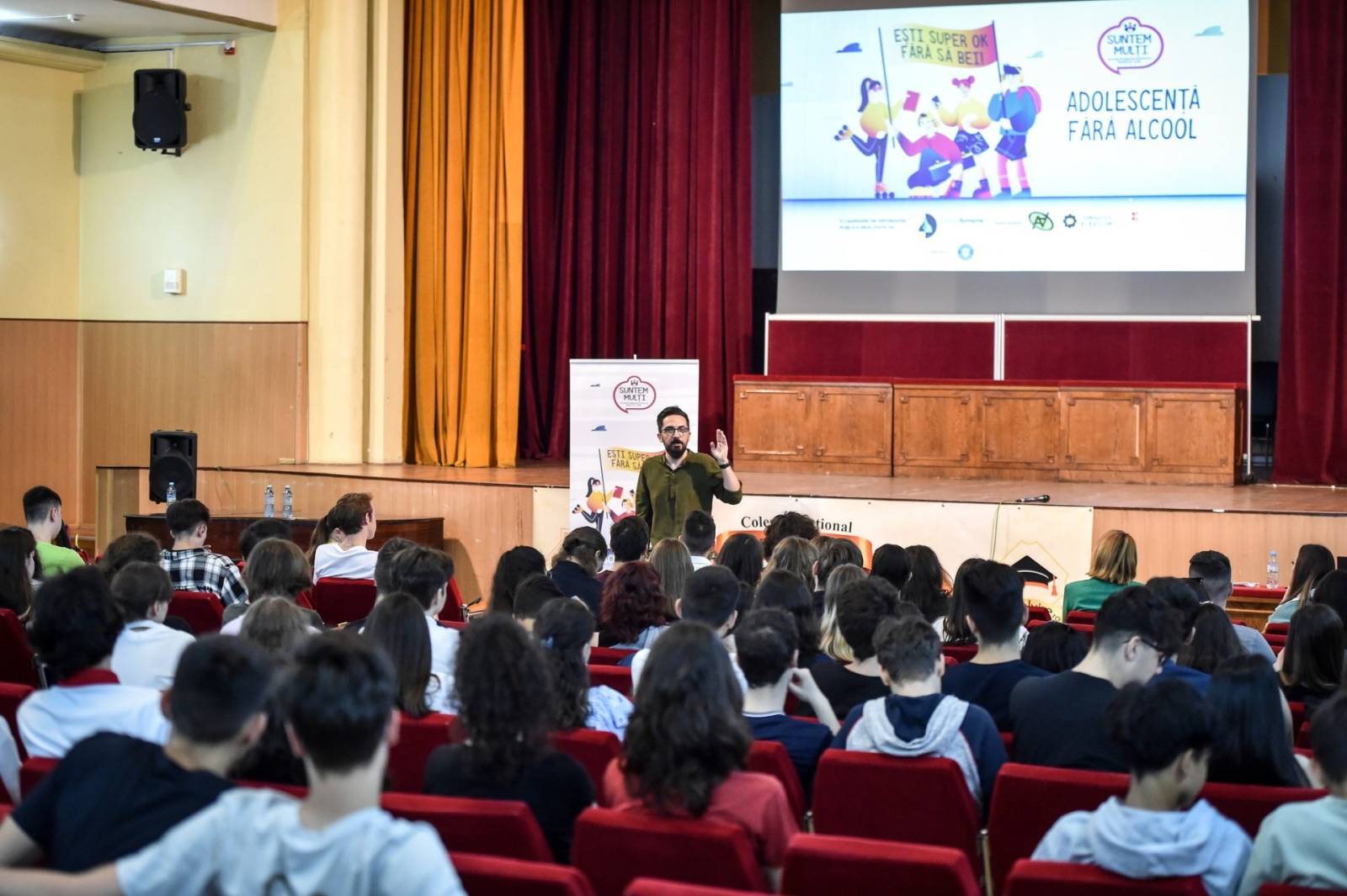 Peste 1.500 de elevi de liceu implicați în campania „Ești super ok fără să bei! Adolescență fără alc...