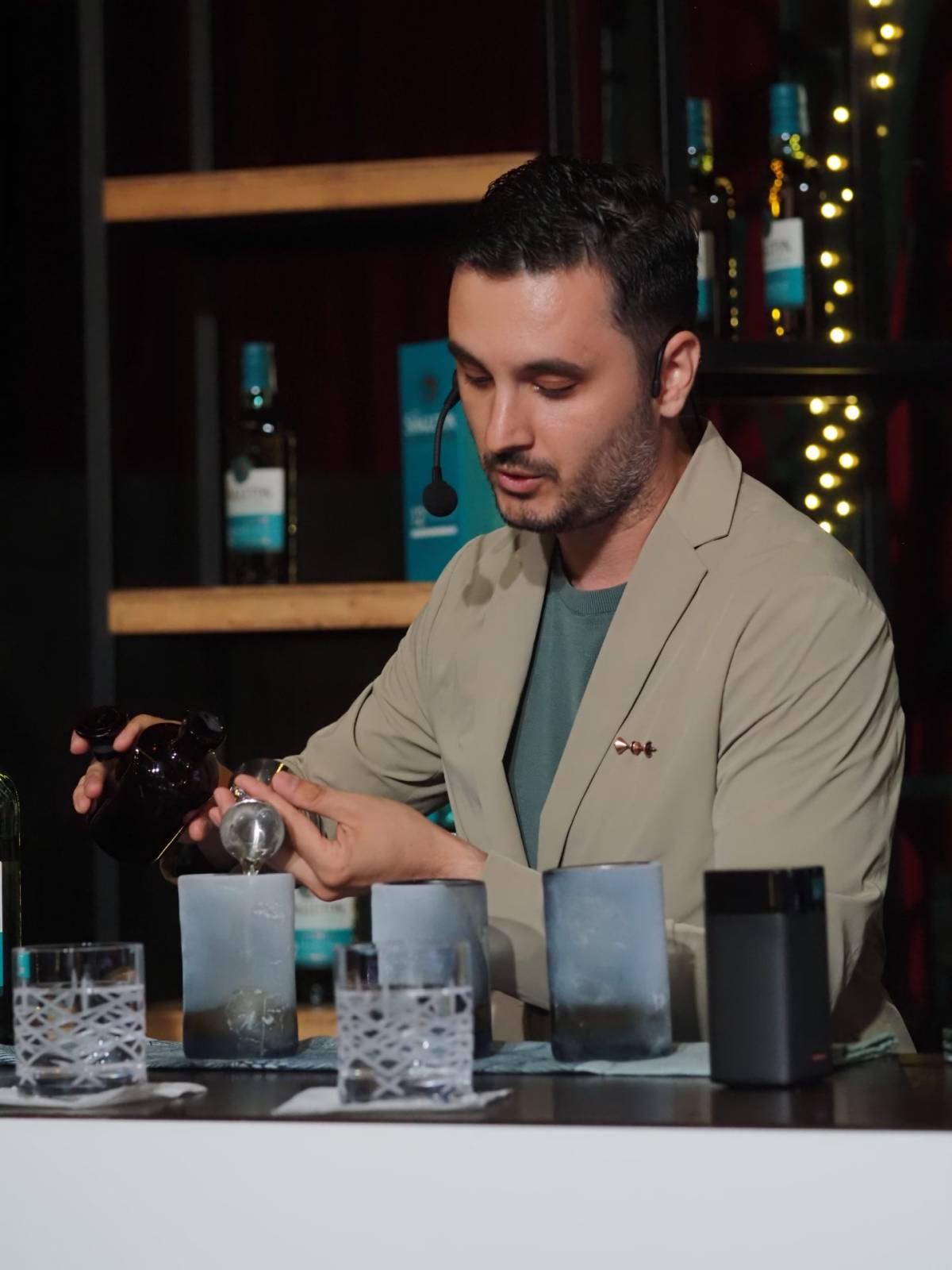 Claudiu Văcăruș este câștigătorul locului 1 la cea mai importantă competiție de bartending din România 2 P6070420