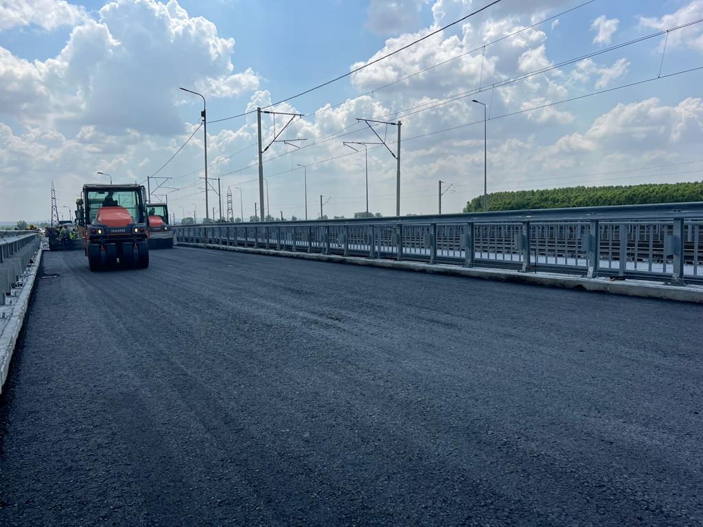 Circulația pe A2 spre mare s-a reluat pe brațul Borcea. Taxa de pod este momentan suspendată