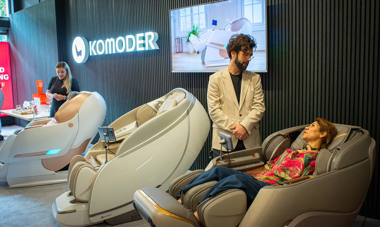 Komoder - showroom Londra