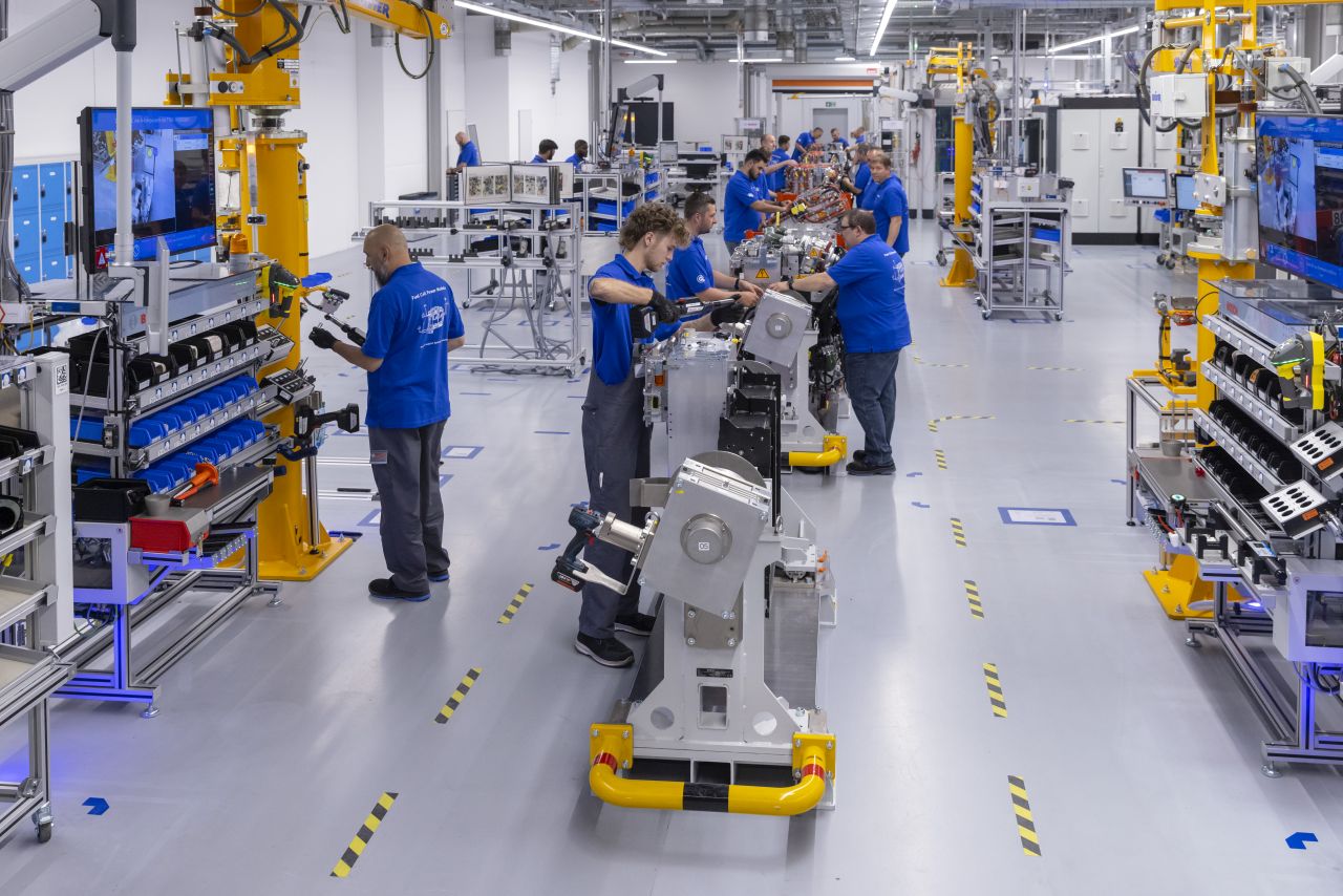 Pariu pe hidrogen: Bosch începe producția de volum a modulului său pe bază de celule de combustie