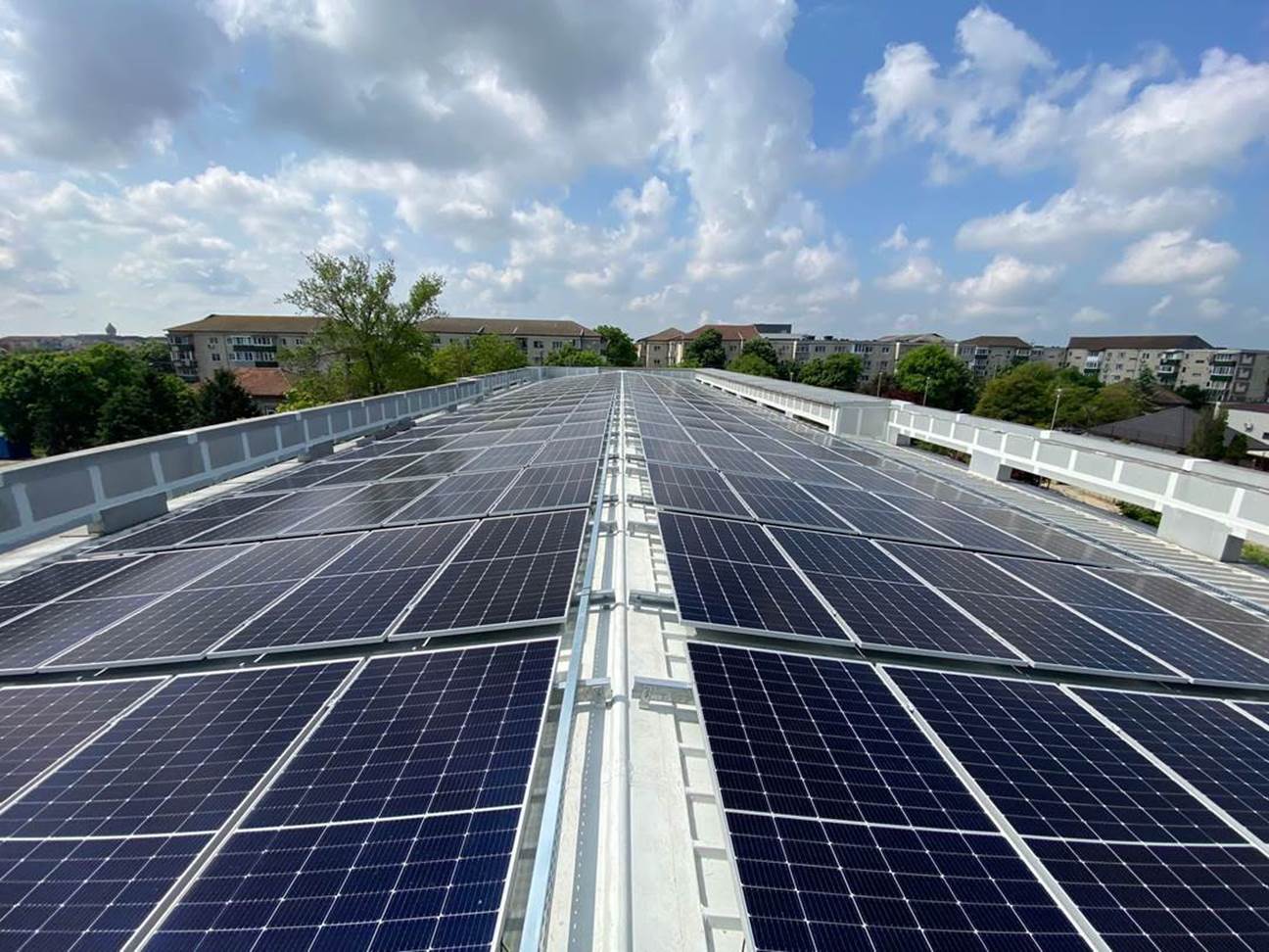 Orange România a instalat peste 200 de noi panouri solare
