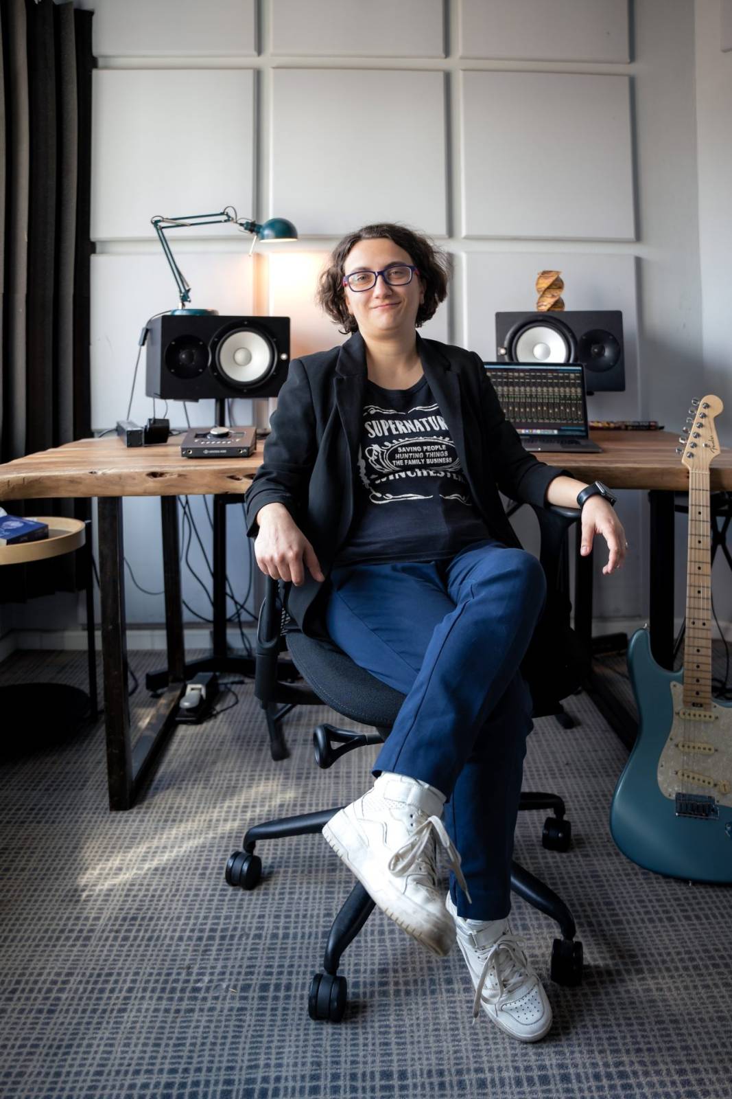 Pasiunea pentru muzică. Andra Vasile, de la voluntariat la producerea de hit-uri pentru topurile muzicale 2 Andra Vasile