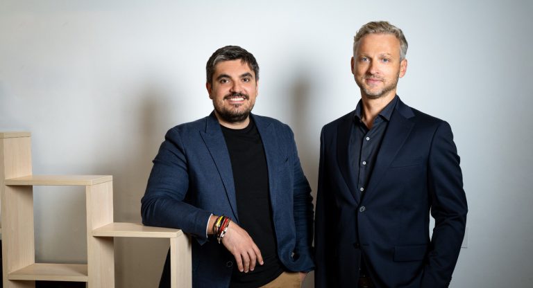 Bogdan Zaharia & Cosmin Nastasă - Data Revolt