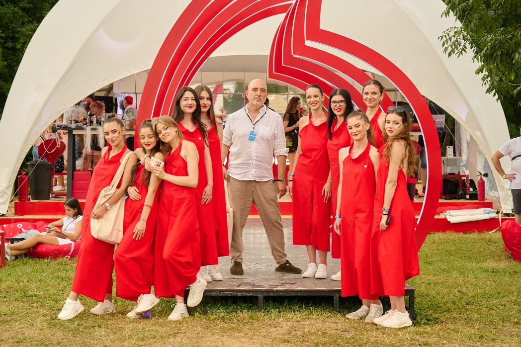 Vodafone x Oxygen, prezență electrică și activări iconice la festivalul Electric Castle 2023