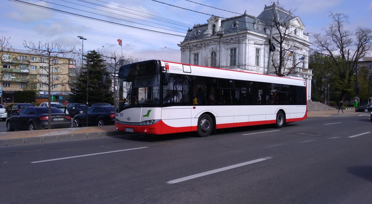 Un singur card, două funcționalități. Abonament de autobuz, direct pe cardul bancar