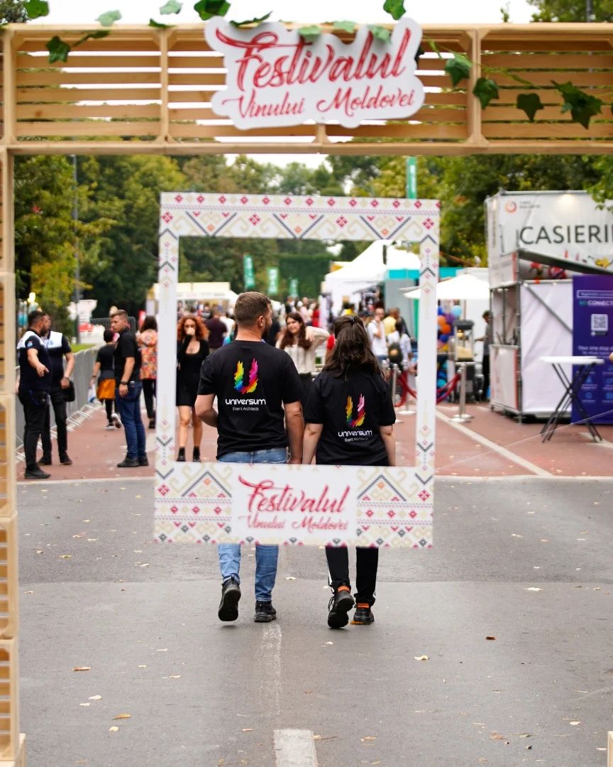60.000 de oameni au venit la festivalul Vinului Moldovei de la București