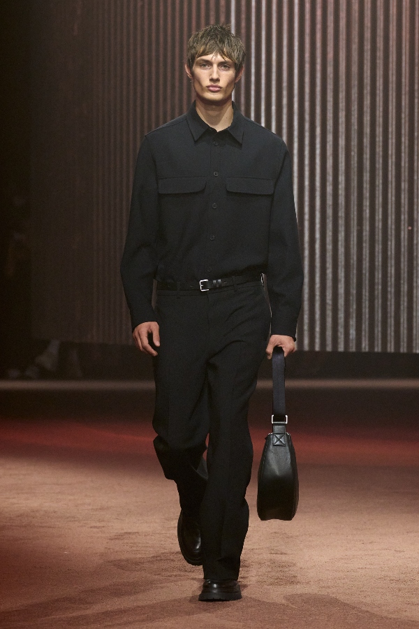 Cum arată colecția toamnă-iarnă a COS, prezentată recent la New York Fashion Week 6 6