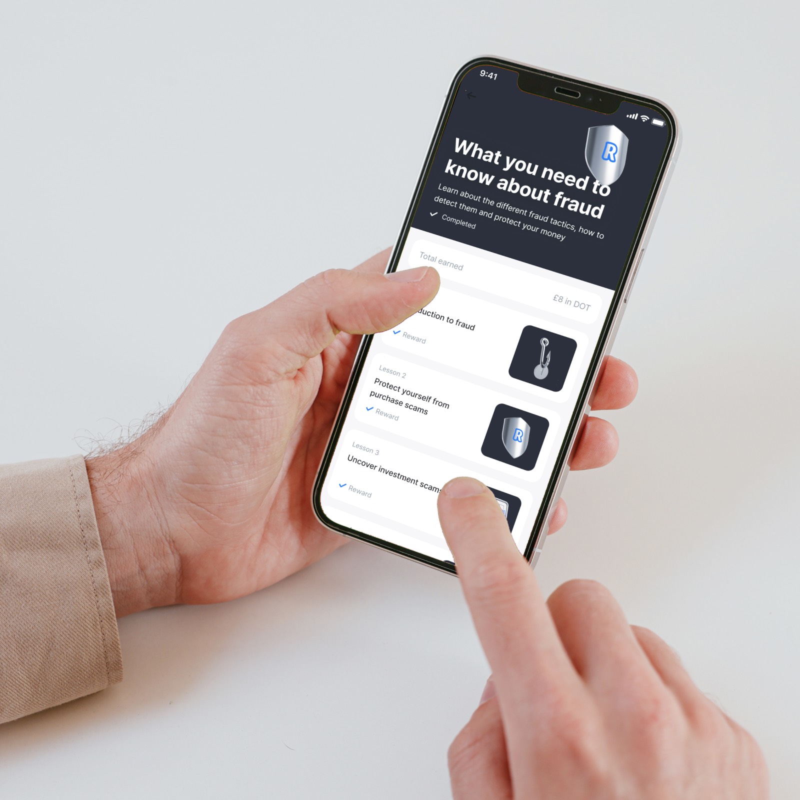 Pe fondul amplificării fraudelor online, Revolut introduce în aplicație cursuri și teste de depistar...