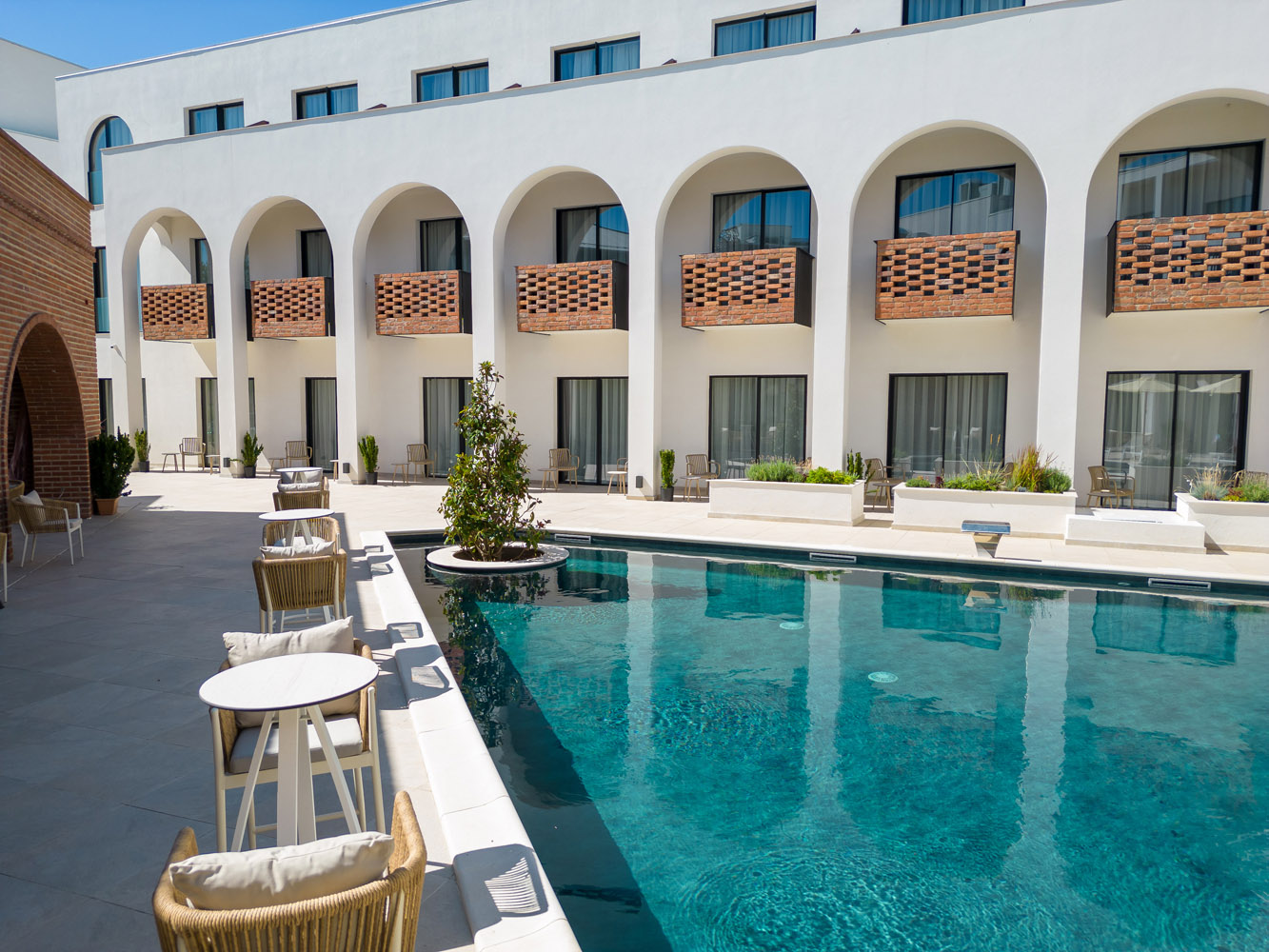 Mercure Conacul Cozieni piscina