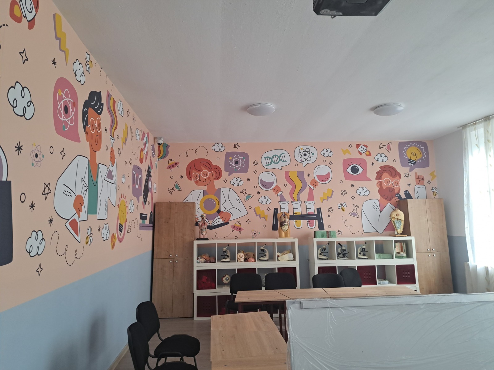 Narada transformă o școală dărăpănată într-un spațiu educațional de excepție