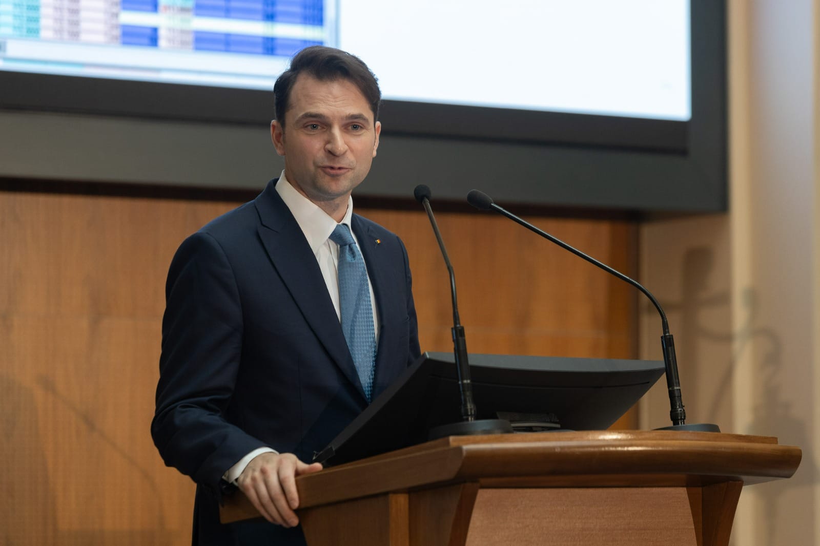 Ministerul Energiei a semnat 12 contracte de finanțare pentru energia regenerabilă