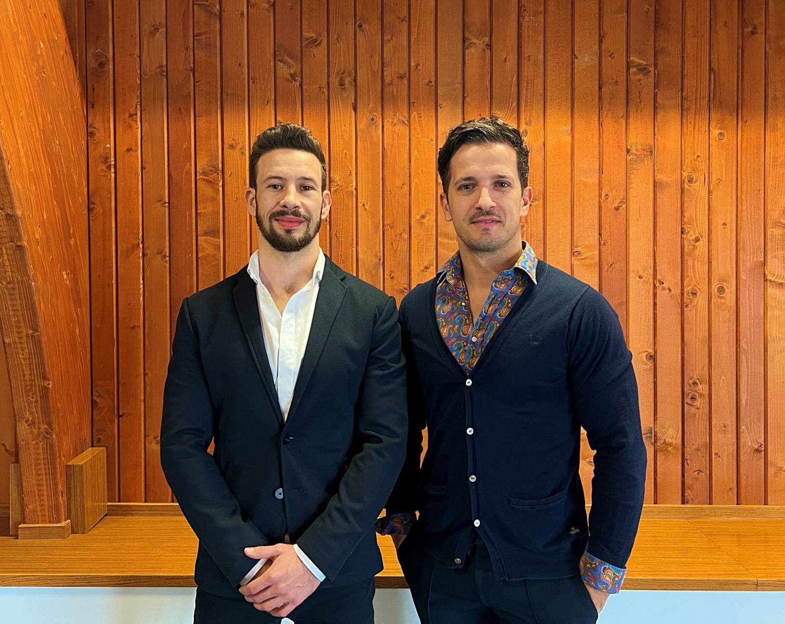 Florin Neby și Alexandru Andrieș aduc strălucirea Broadway-ului pe scena din România odată cu lansarea "SHOWUP