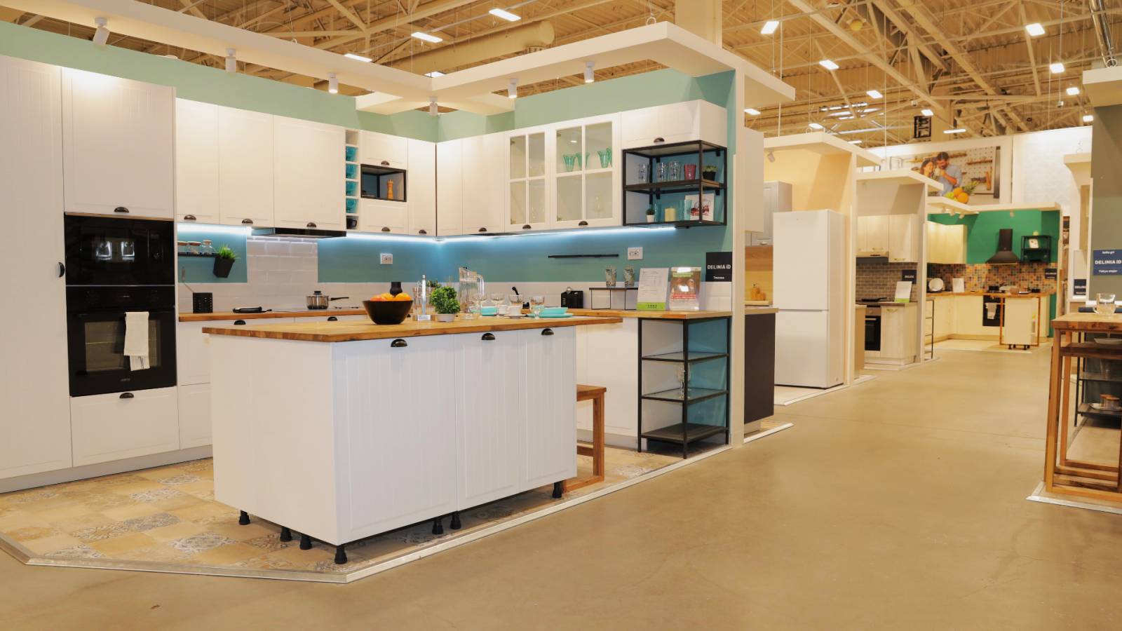 Leroy Merlin, investiție de 3,5 milioane de euro în remodelarea magazinului din Parcul Comercial Col...