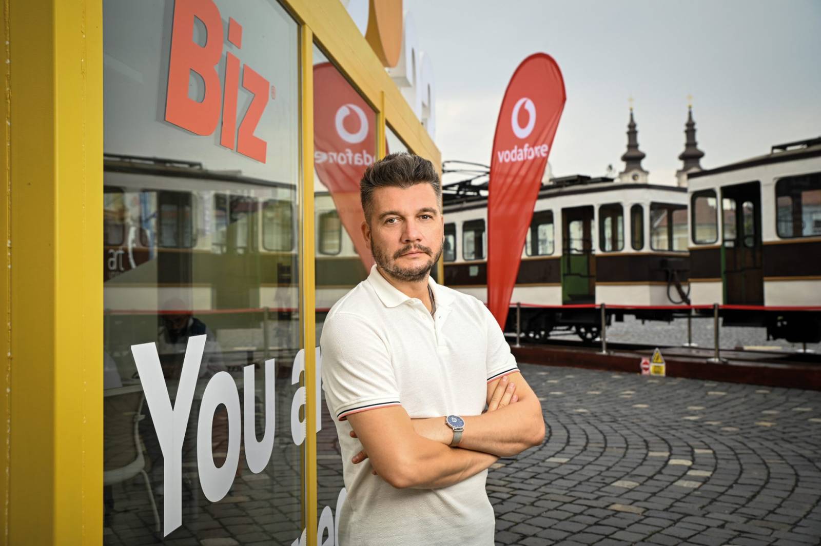 Mihai Zgondoiu: Un artist între două capitale