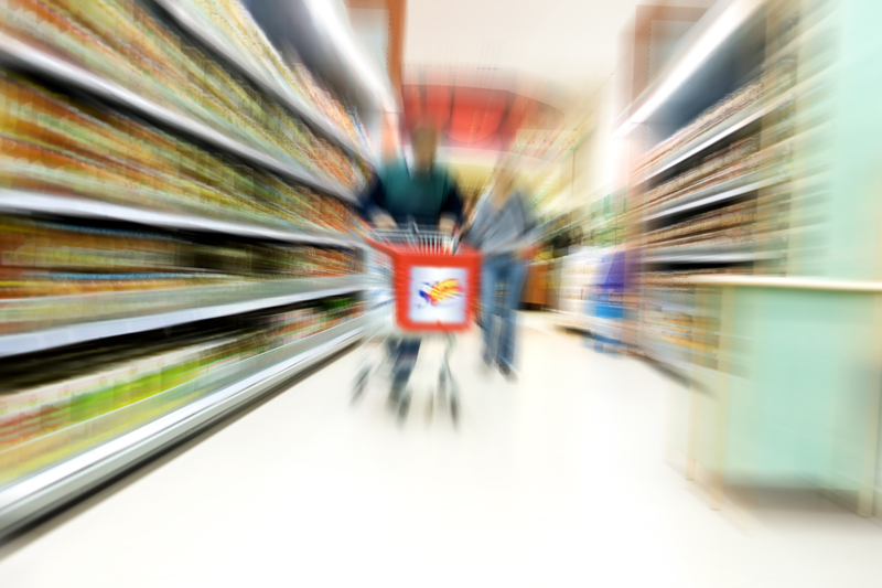 7 din 10 români recunosc că au cheltuit bani pe produse de care nu aveau nevoie