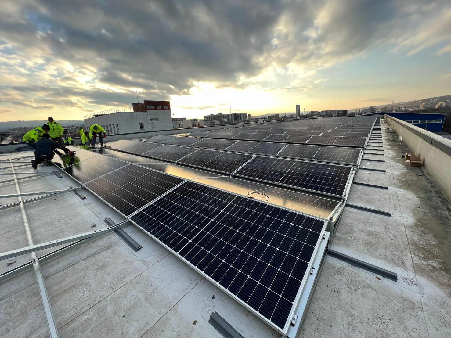 Rombat și Datacor colaborează pentru a construi cel mai mare parc fotovoltaic destinat unui prosumat...