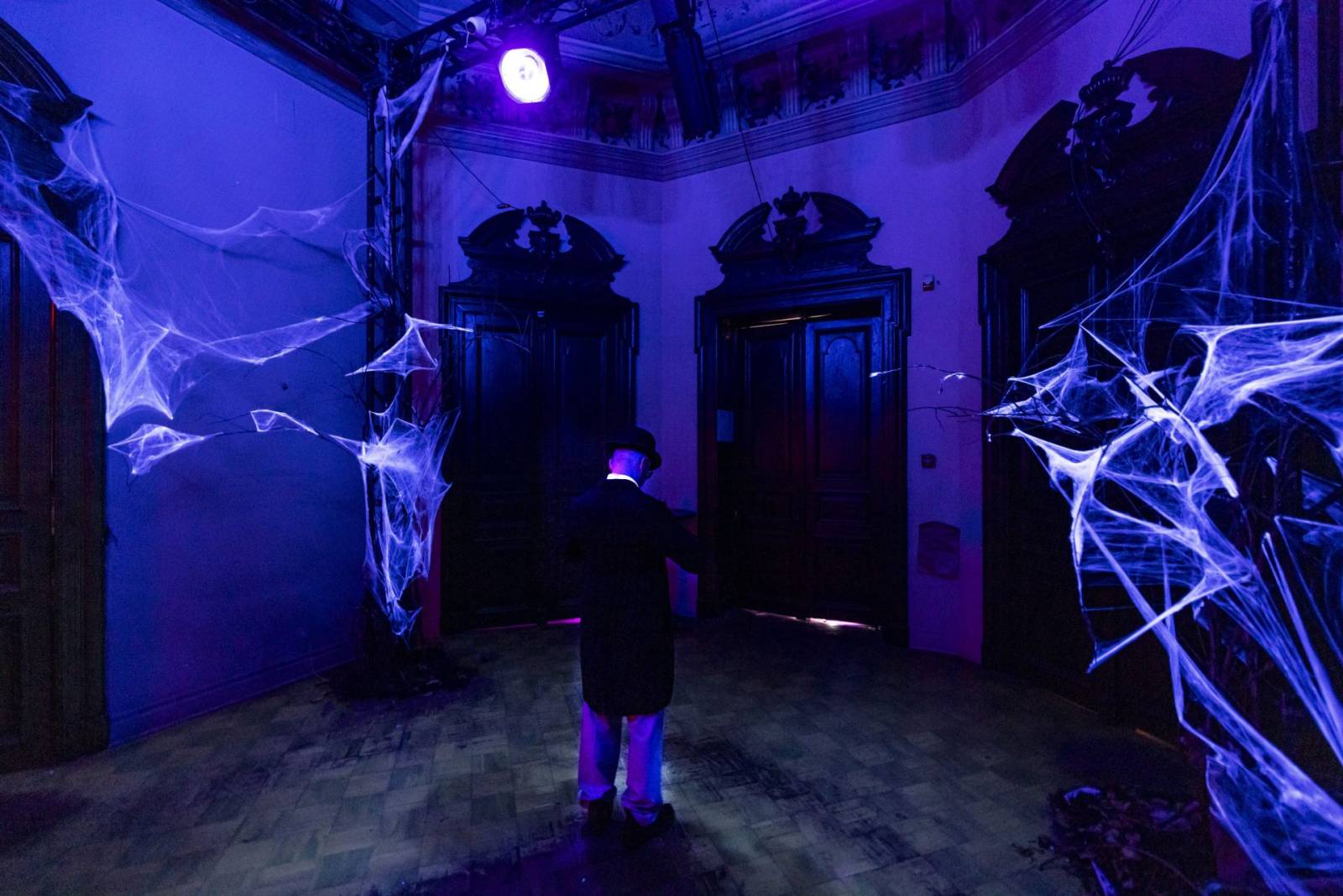 De Halloween, Fanta și VMLY&R au deschis porțile celei mai înfricoșătoare case din București: Fa...