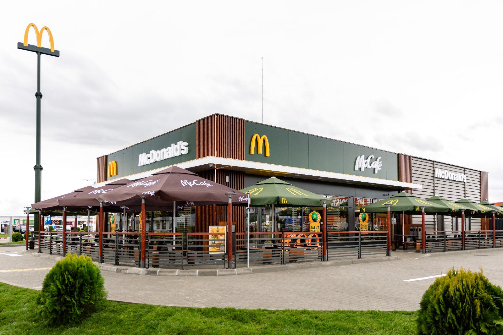 McDonald's a ajuns la 6000 de angajați în România