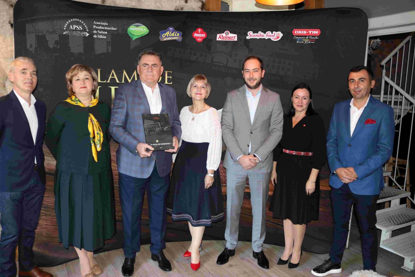 Salam de sibiu o felie de Romanie foto grup