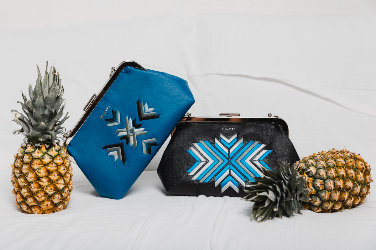 Iutta: Inovație și tradiție pentru moda viitorului 4 pinatex clutch
