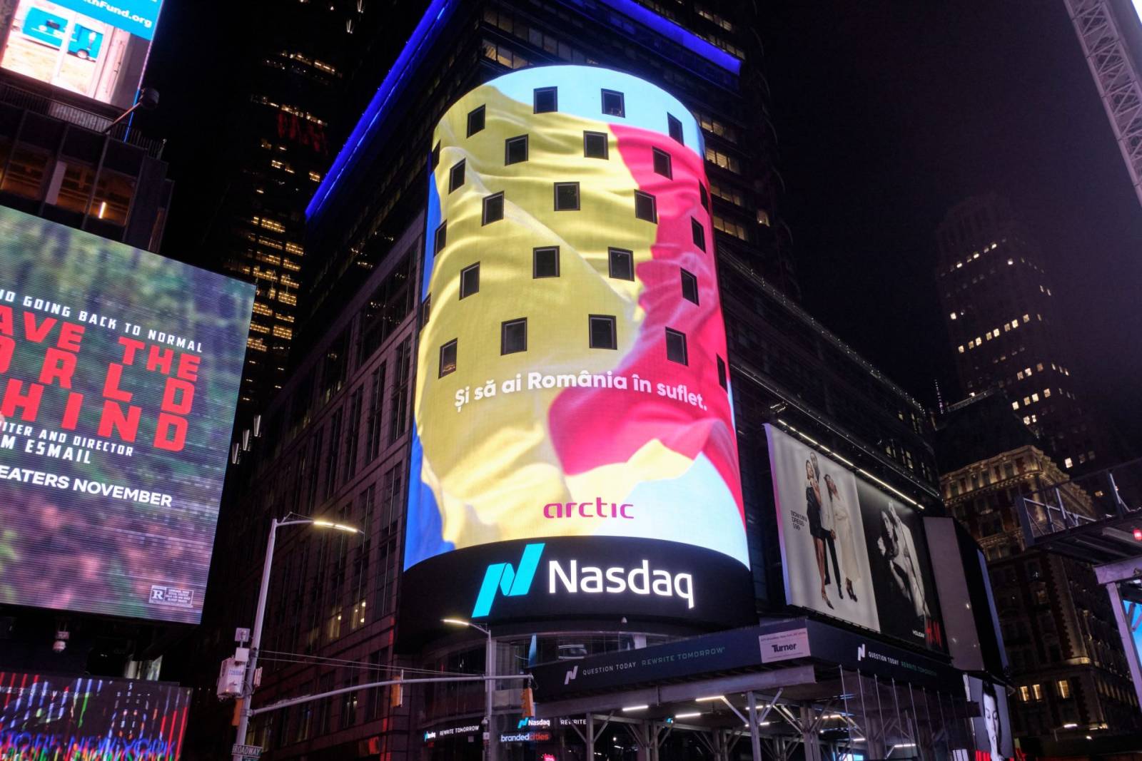 Arctic a sărbătorit Ziua Națională a României cu un mesaj în Times Square, New York