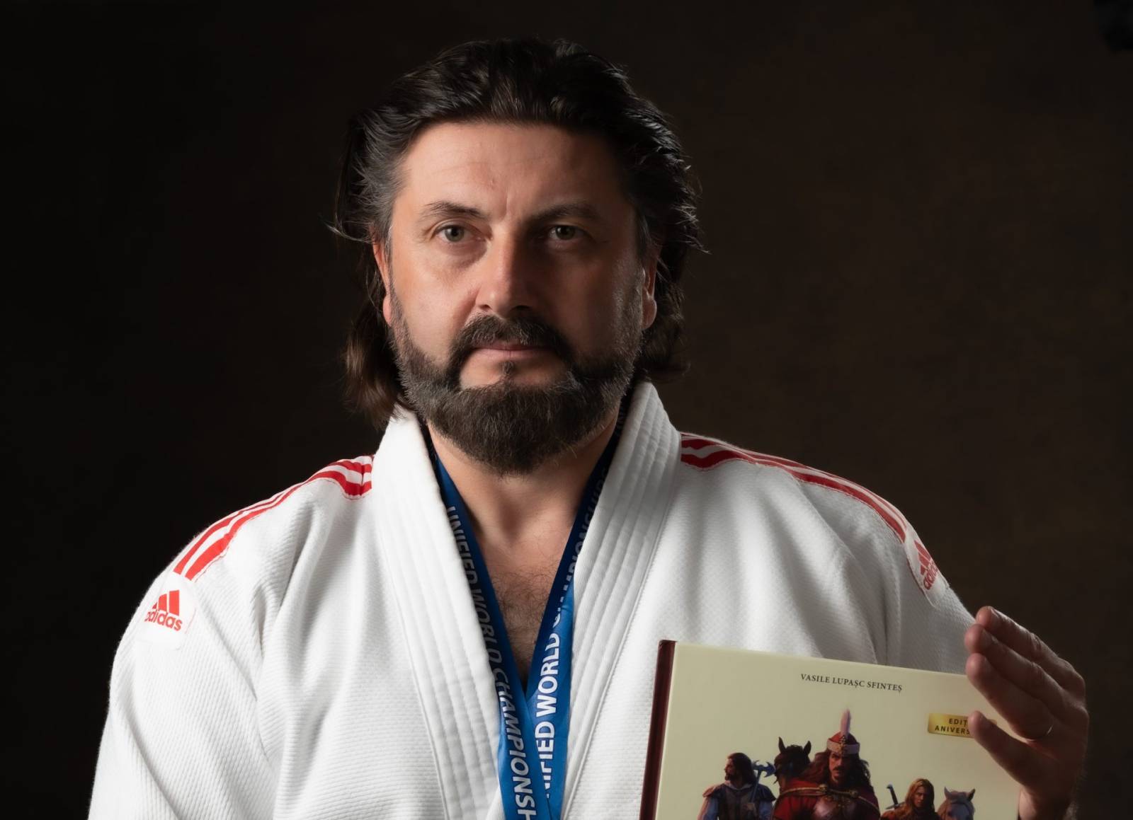 Vasile Lupașc: Scriitorul, arhanghelul și artele marțiale